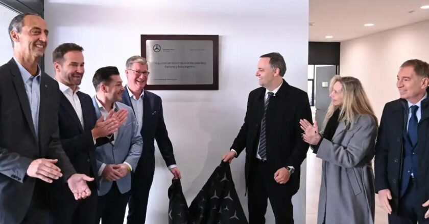 Adorni en Zárate: “Por primera vez en la historia hay un gobierno que hace los deberes”