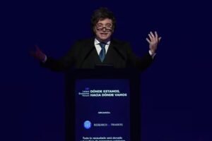 Javier Milei defendió el ajuste en el Latam Economic Forum y denunció un “intento de golpe de Estado”