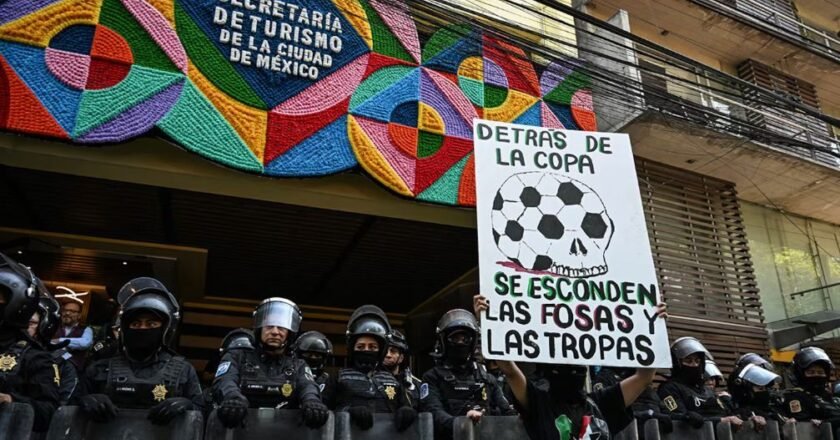 Sindicatos amenazan con bloquear los accesos a los estadios de México donde se disputará el Mundial