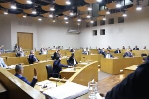 Los concejales peronistas respaldaron a Rossana Chahla tras la denuncia a sus funcionarios