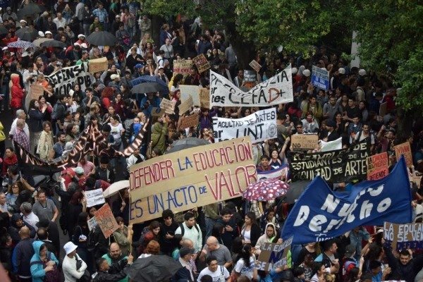 La Plaza Independencia volverá a llenarse por el reclamo universitario en Tucumán