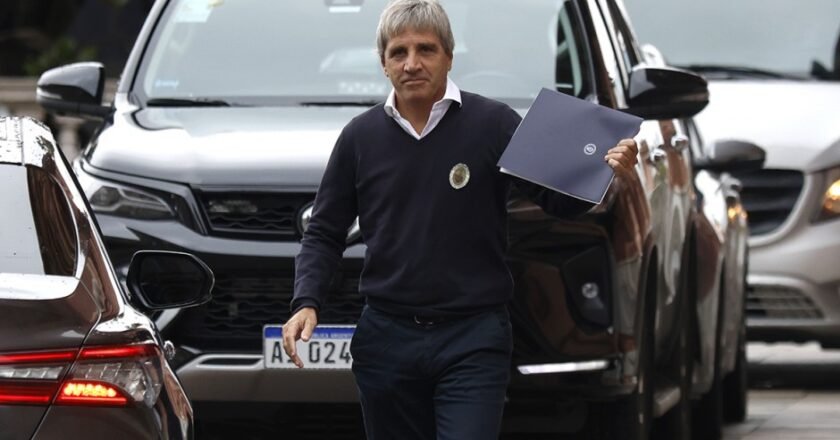 Críticas a Luis Caputo por una nueva privatización vial sin proyectos de peso