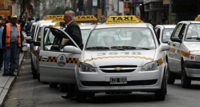 Masiva movilización de taxistas en el centro por falta de respuestas oficiales