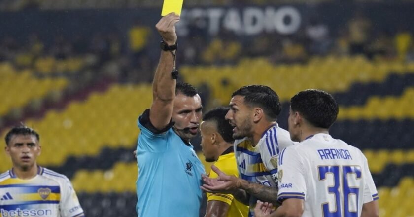 Boca perdió 1-0 con Barcelona en Ecuador y se complicó en la Copa Libertadores