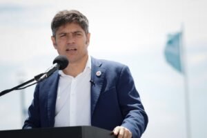 Axel Kicillof encabezó un acto del PJ, le abrió la puerta a una interna con Sergio Uñac 