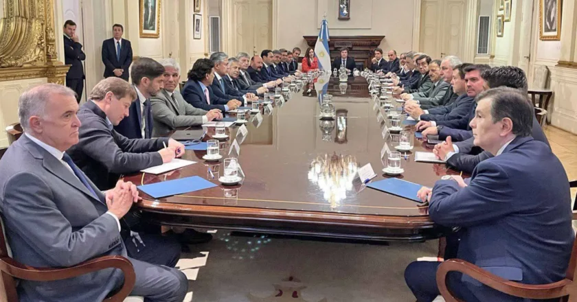 Las provincias pierden otro billón de pesos tras el recorte de Milei y Adorni