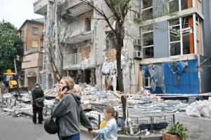 Rusia atacó Kiev con un misil hipersónico y dejó muertos y decenas de heridos