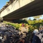 Grave accidente en la ruta 38: un camión cayó desde el puente de Río Seco