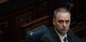 El contratista aseguró que Adorni gastó $14 millones en muebles para su departamento en Caballito