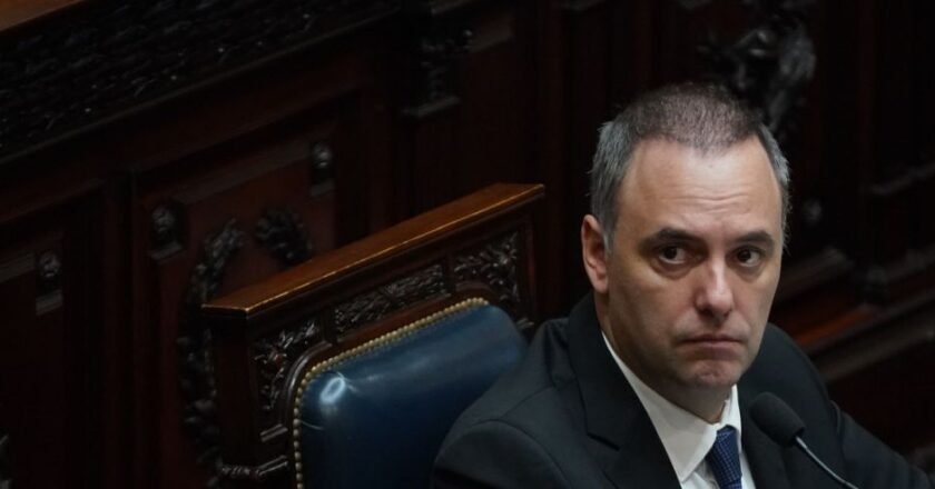 El contratista aseguró que Adorni gastó $14 millones en muebles para su departamento en Caballito
