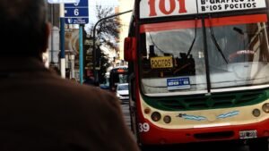 UTA y Aetat sellaron un aumento salarial del 10,50% y desactivaron un nuevo paro de colectivos