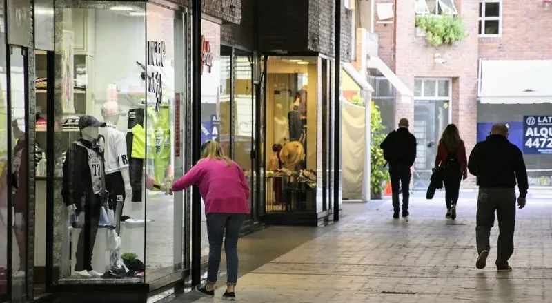 El bajo consumo mantiene en alerta a más del 50% de comercios e industrias