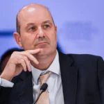 Sturzenegger se pone al frente y defiende la quita de fondos en salud, educación y provincias