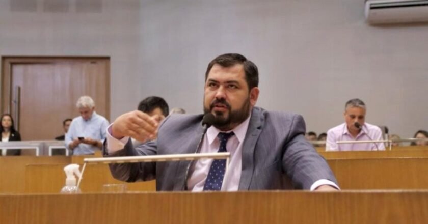 Romano Norri: “El sistema de transporte fracasó y el bolsillo de la gente no da para más”