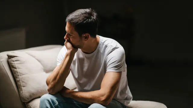 El cuerpo avisa: las 3 señales silenciosas del estrés que muchas personas pasan por alto todos los días