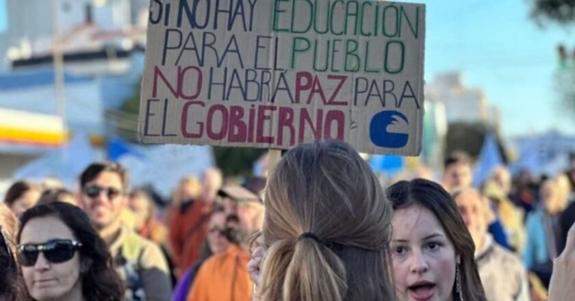 Marcha Federal Universitaria: las claves de la crisis de financiamiento y la caída salarial que moviliza al país
