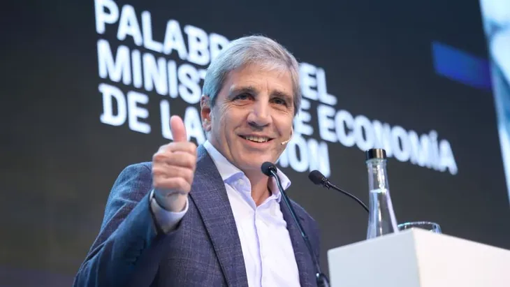 Luis Caputo proyecta un repunte económico para la segunda parte del año