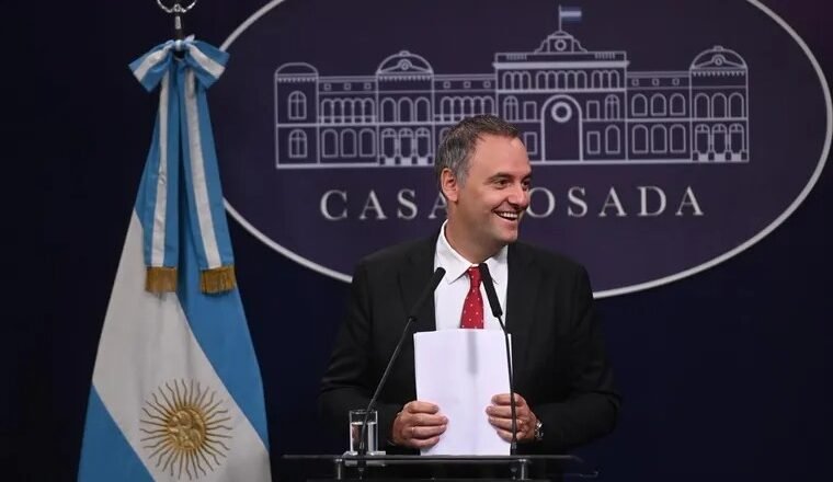 Manuel Adorni retoma las conferencias de prensa en Casa Rosada el lunes