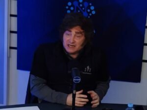 Milei afirmó que “los medios, algunos políticos y empresarios” intentaron un golpe de Estado