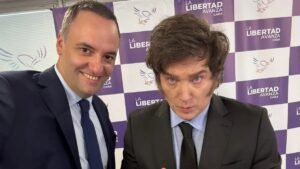 Milei respaldó a Adorni desde Estados Unidos: “Otra pelotud…”