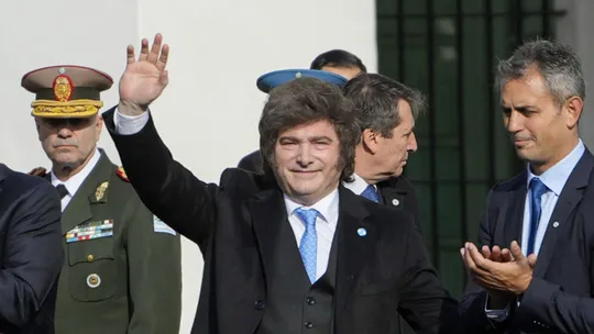 El Gobierno apuesta al Mundial 2026 y al papa León XIV para aliviar un semestre marcado por tensiones internas