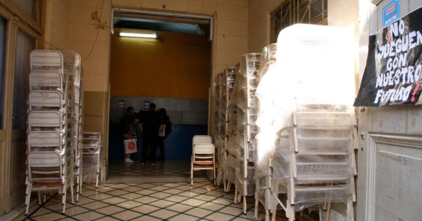 Tras las protestas, la Escuela Normal recibió nuevo mobiliario