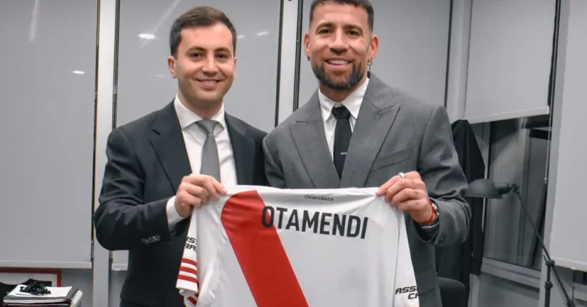 Otamendi firmó su contrato y se convirtió en el primer refuerzo de River