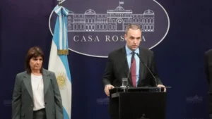 Patricia Bullrich exige a Adorni declaración jurada inmediata y explicaciones públicas