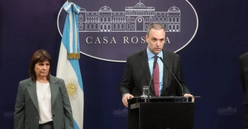 Patricia Bullrich exige a Adorni declaración jurada inmediata y explicaciones públicas