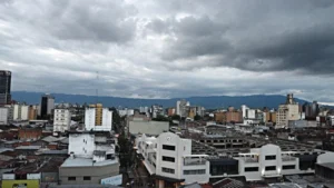 Tucumán seguirá bajo un cielo gris: anuncian lloviznas y alta humedad para el fin de semana