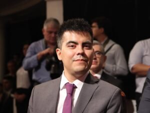Argañaraz propone municipalizar el servicio de cloacas
