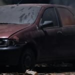 Hallan el cuerpo calcinado de una mujer dentro de un auto y con un cable en el cuello
