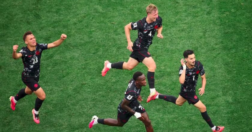 Canadá hizo historia: venció a Sudáfrica y avanzó por primera vez a octavos de final de un Mundial