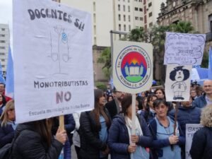 Docentes de la Escuela Municipal de Yerba Buena lanzaron un paro por tiempo indeterminado