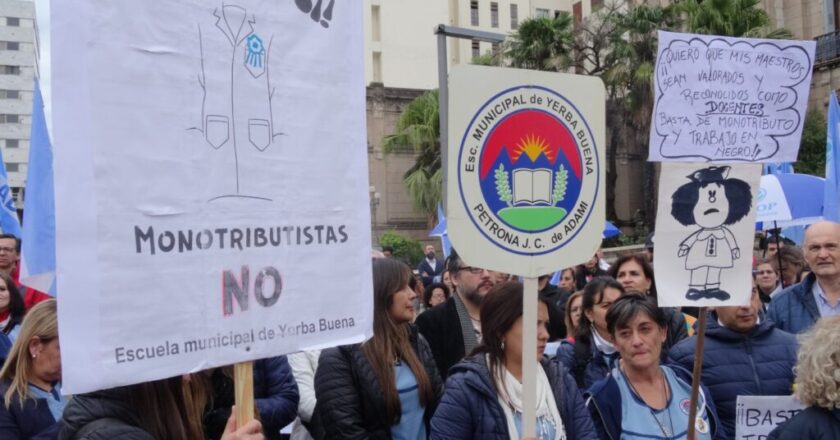 Docentes de la Escuela Municipal de Yerba Buena lanzaron un paro por tiempo indeterminado