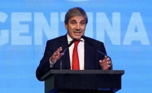 Caputo apuesta a que la inflación caerá por debajo del 1% en agosto