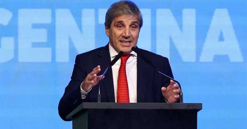 Caputo apuesta a que la inflación caerá por debajo del 1% en agosto