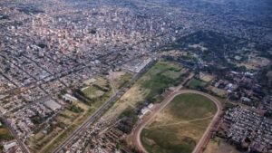 Impulsan la creación de un ente metropolitano para coordinar transporte, residuos e inundaciones en Tucumán