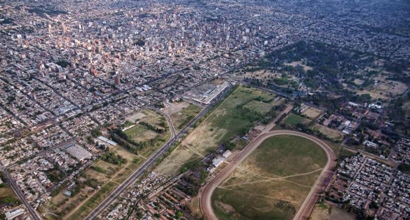 Impulsan la creación de un ente metropolitano para coordinar transporte, residuos e inundaciones en Tucumán
