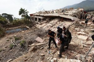 Venezuela eleva a 589 la cifra de muertos por los terremotos mientras continúan las tareas de rescate