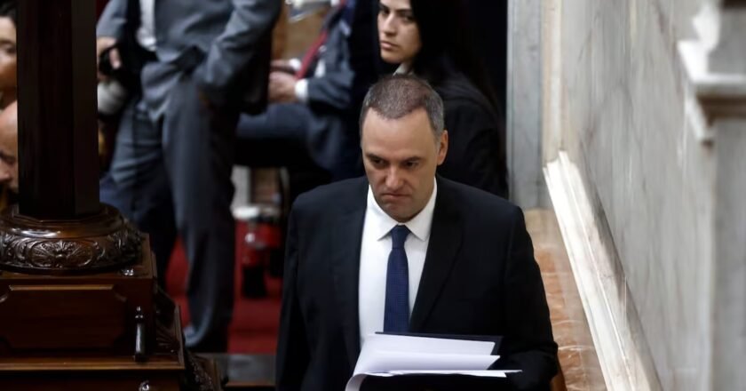 Adelantan el informe de gestión de Adorni en el Senado y fijaron fecha para el 2 de julio