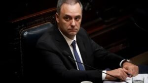 La oposición avanza contra Adorni y crecen los pedidos de renuncia
