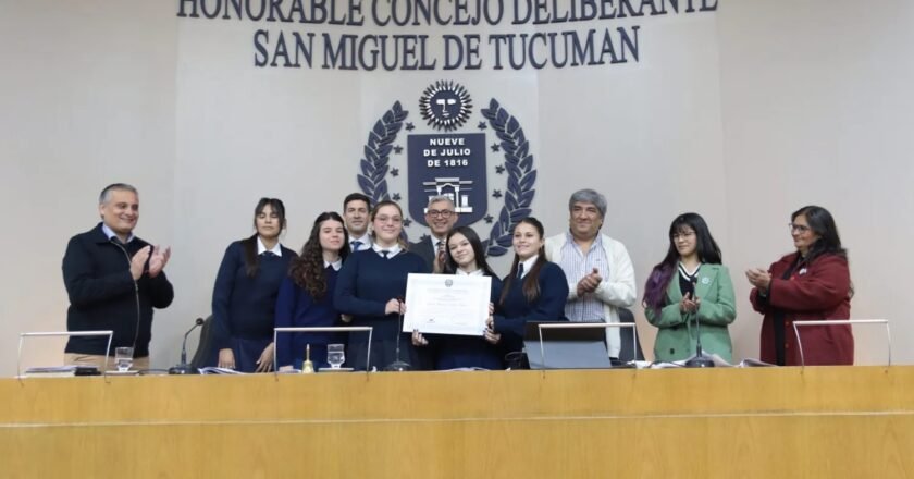 Estudiantes dieron origen a una iniciativa para fomentar hábitos digitales saludables en la capital tucumana