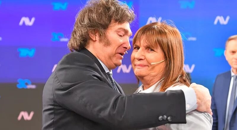 Bullrich le ofreció su renuncia a Javier Milei