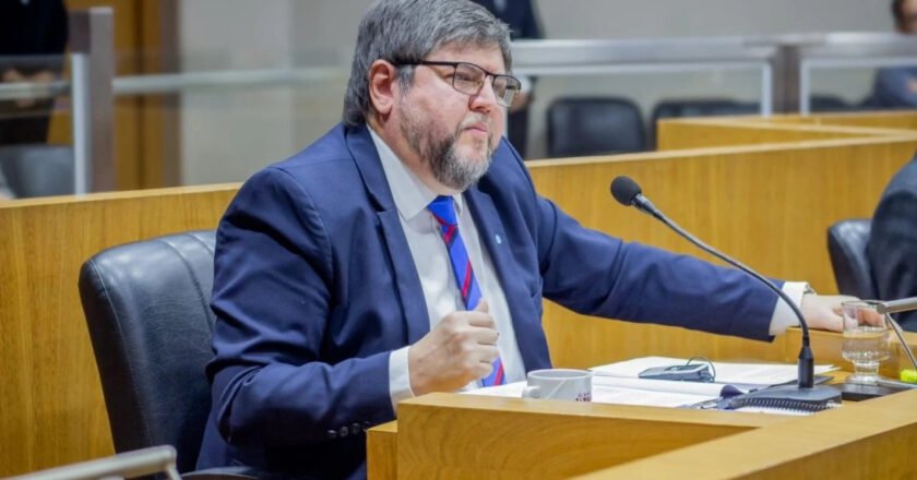 Carlos Ale tras la suba del boleto: “No me hundiré con los peronistas”