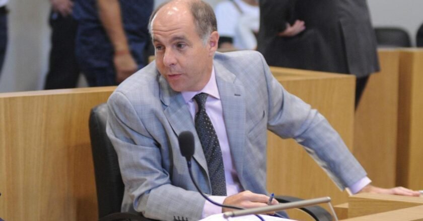 Claudio Viña dijo que no hay impedimentos para que Jaldo sea reelecto