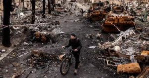 Rusia lanzó uno de los mayores ataques de la guerra contra Ucrania: al menos 13 muertos y decenas de heridos