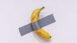 Otro escándalo en un museo de Francia: robaron la famosa obra de la banana valuada en US$6,2 millones
