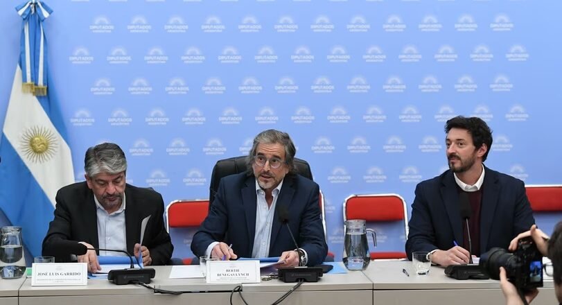 El oficialismo consiguió dictamen para tratar el Súper RIGI en Diputados