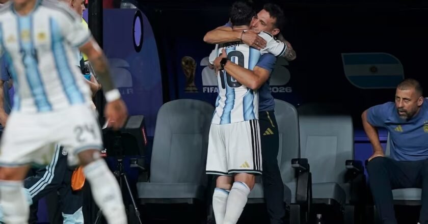 “Hasta que él quiera será el mejor”: la emoción de Scaloni tras el triplete de Messi